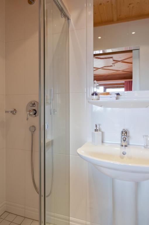 Hotel Laerchenhof Natur Seefeld in Tirol Room photo